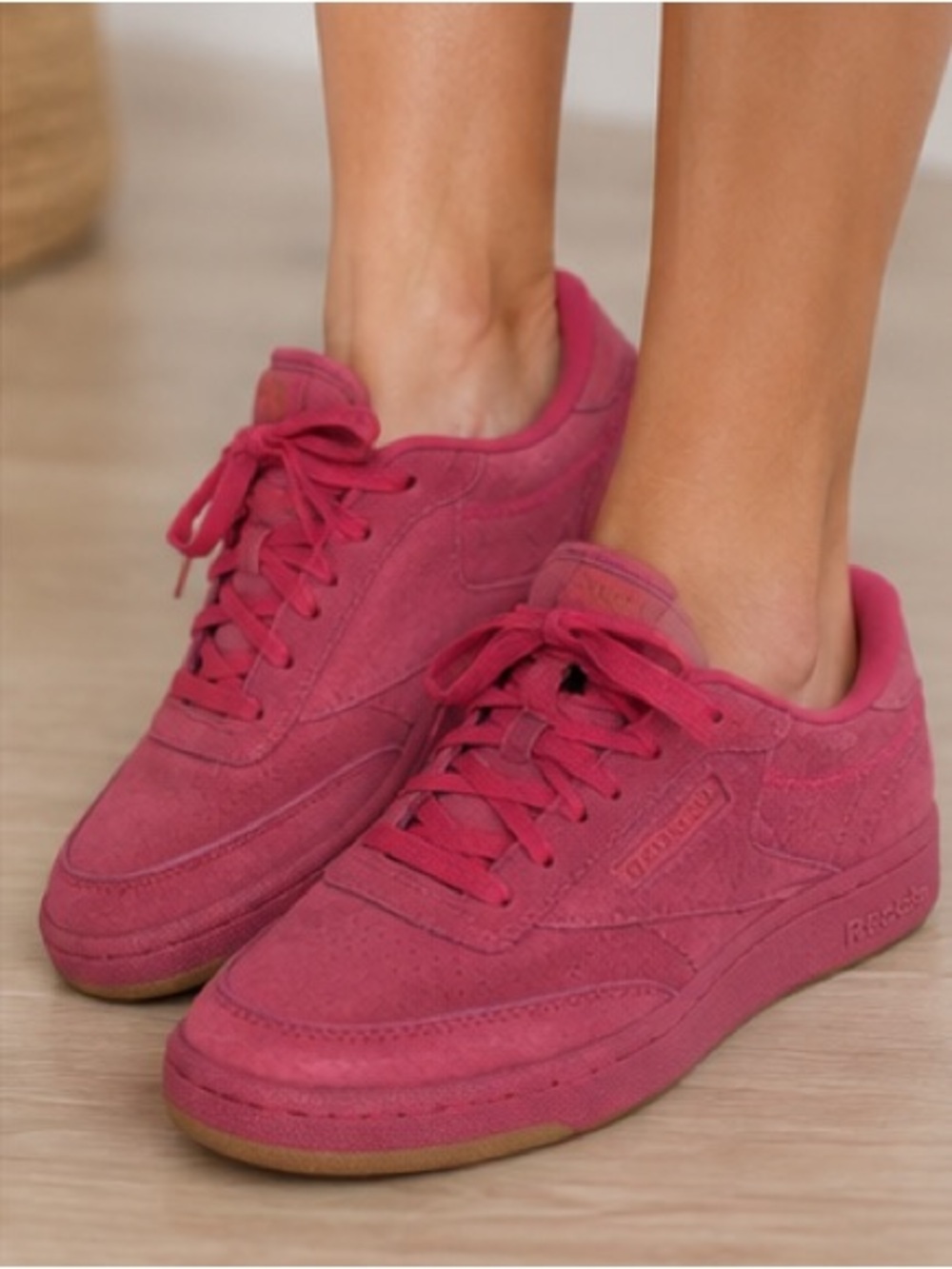 Reebok Suede Classic Sneakers Fuschia Pink Lace up Size 8 New NWOT